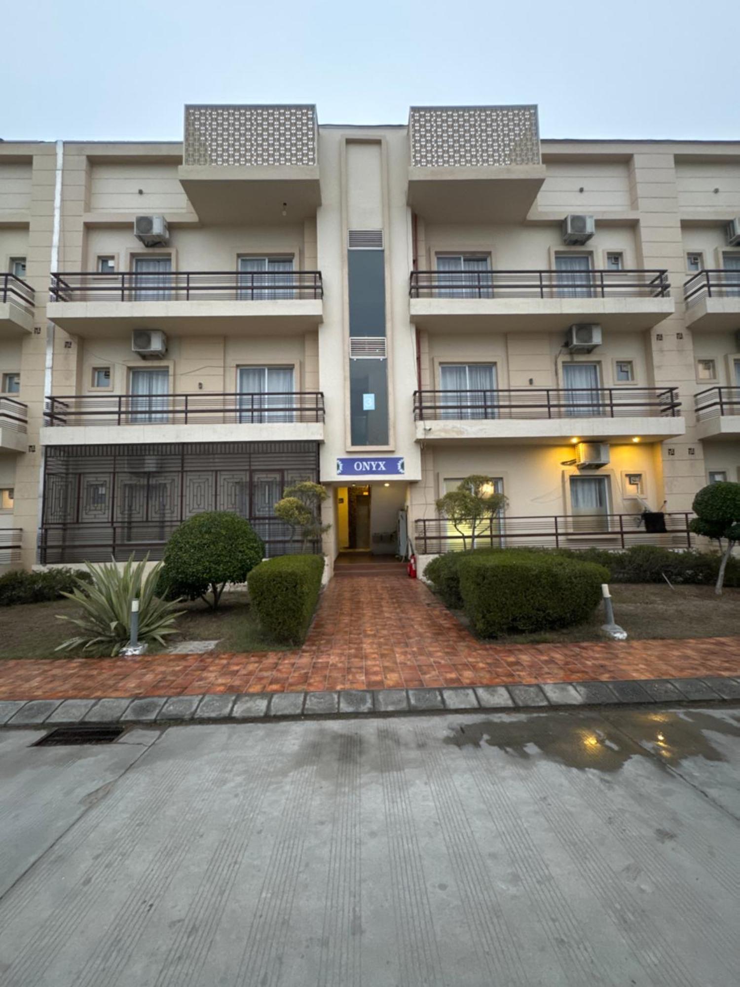 Pearl Suites At Omex Entrenity Vrindavan Bagian luar foto