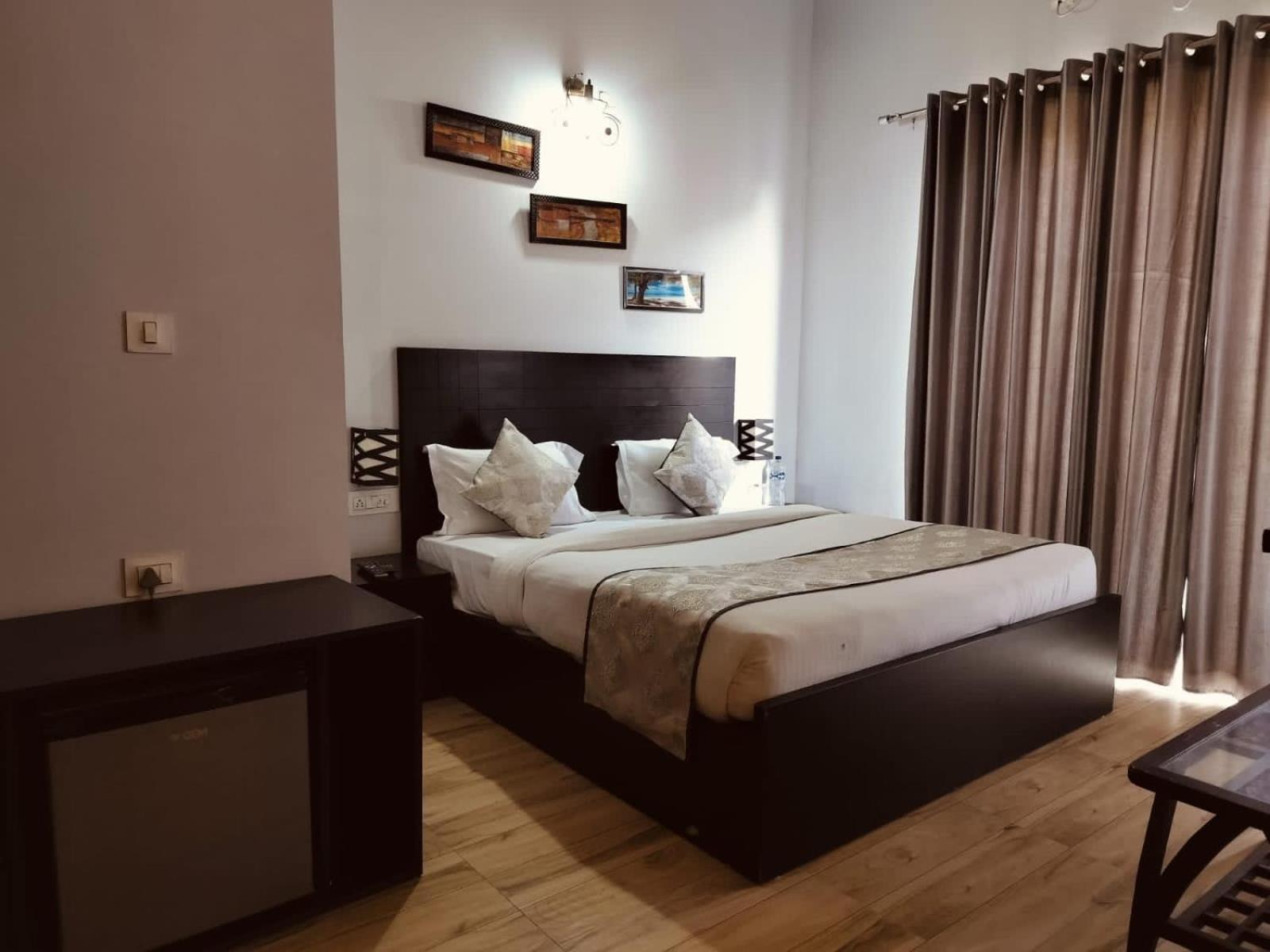 Pearl Suites At Omex Entrenity Vrindavan Bagian luar foto