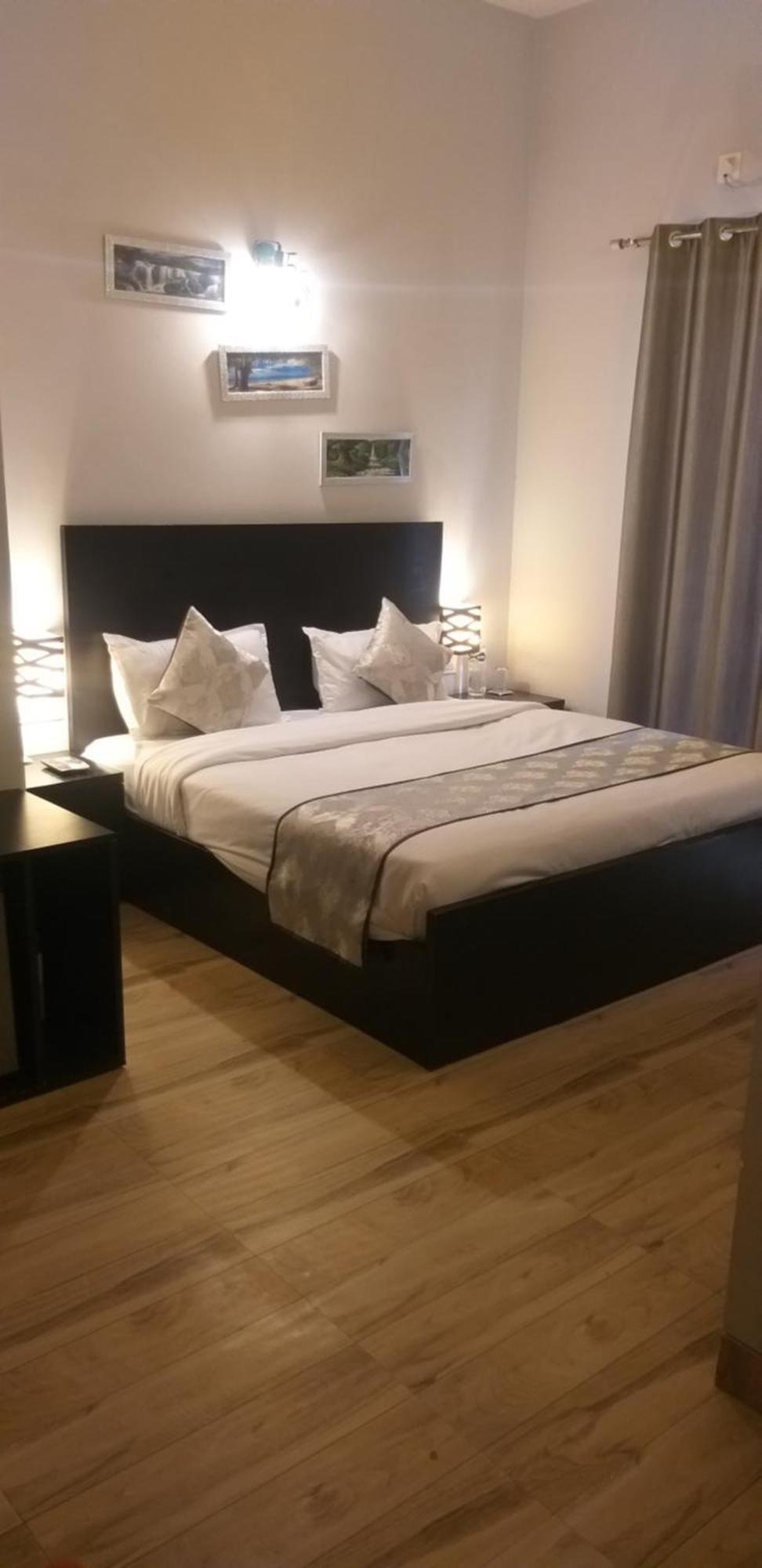 Pearl Suites At Omex Entrenity Vrindavan Bagian luar foto